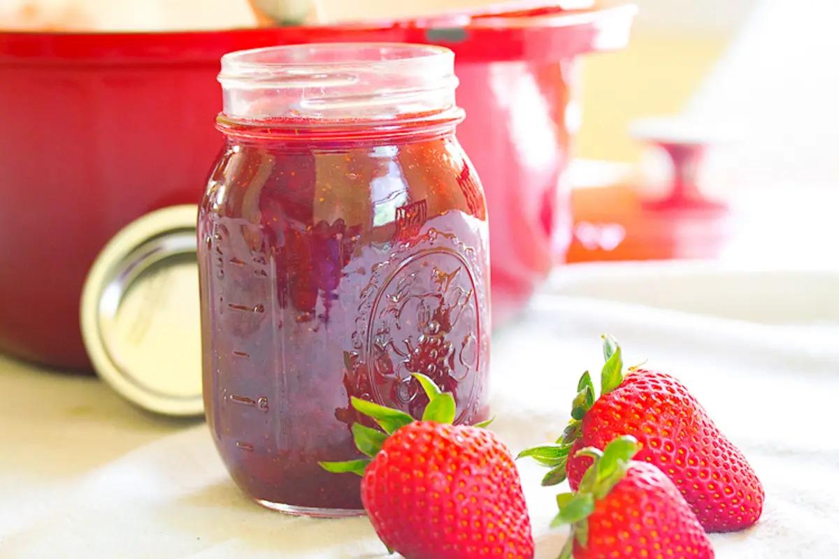 strawberry refrigerator jam