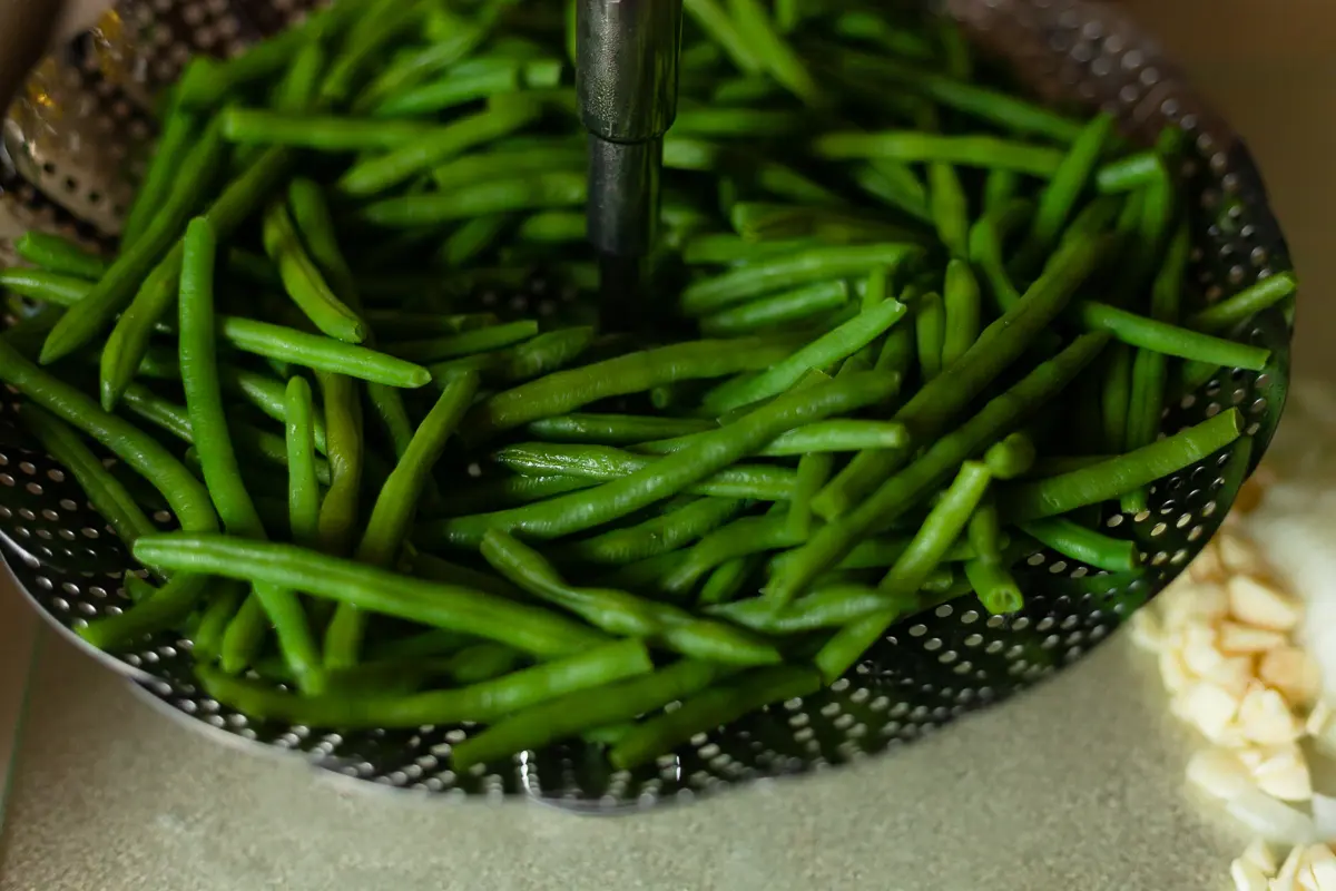 steamed green beans vertical