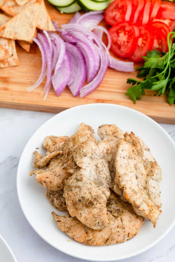 Quick Chicken Gyros with Tzatziki Sauce On Ty's Plate